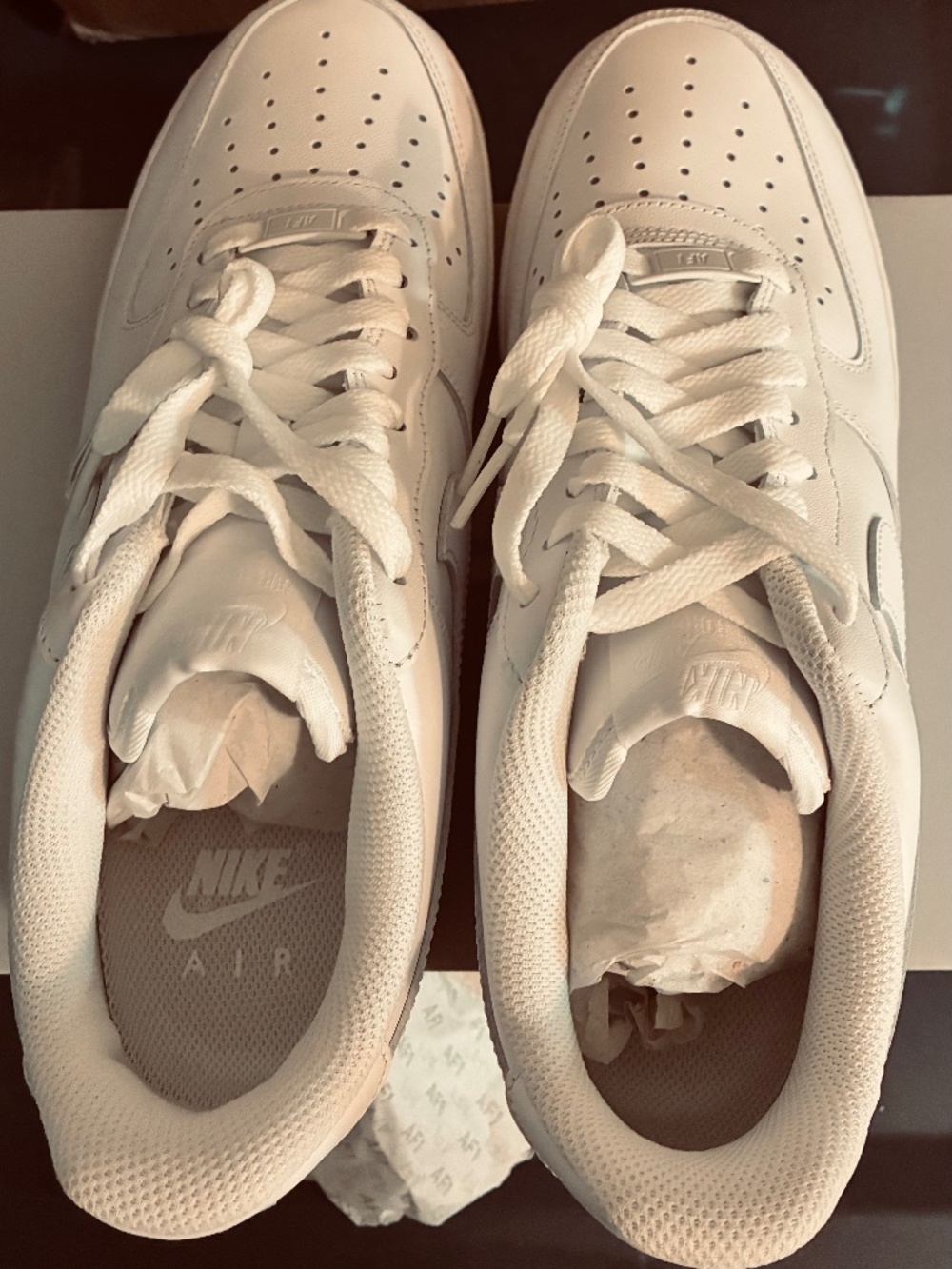 Brand NIB Men’s White Nike Air Force 1 ‘07 (size 8.5) - OFFERS ACCEPTED - Picture 5 of 5